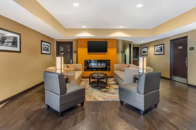 Photo 3 - Best Western Plus Wine Country Inn & Suites