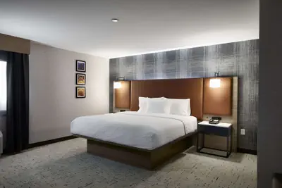 Photo 3 - Hampton Inn Newark Airport
