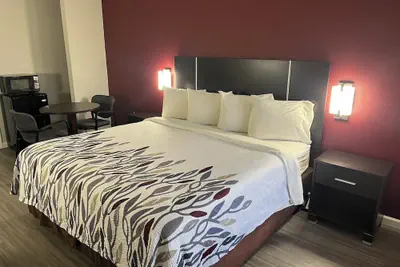 Photo 2 - Red Roof Inn Rockingham
