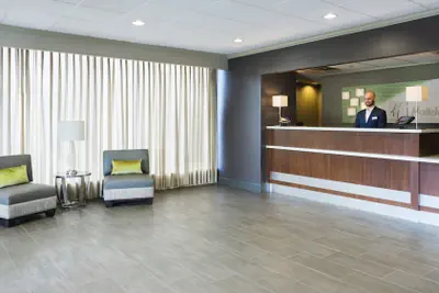 Photo 3 - Holiday Inn Cincinnati-Riverfront by IHG
