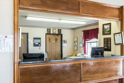Photo 4 - Econo Lodge Sioux Falls North