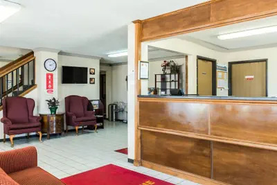Photo 5 - Econo Lodge Sioux Falls North
