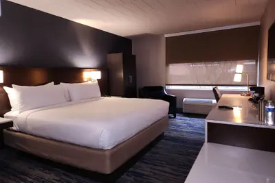Photo 4 - Skyline Hotel Detroit Airport, SureStay Collection by BW