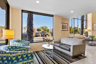 Photo 4 - Best Western Date Tree Hotel