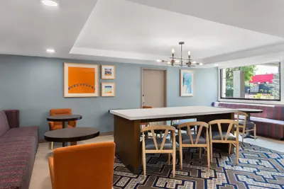 Photo 4 - Holiday Inn Express Atlanta Airport - North by IHG