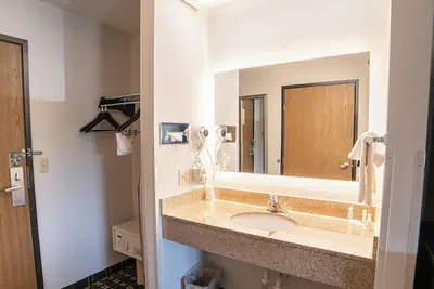 Photo 4 - Quality Inn & Suites Watertown near Prairie Lakes Ice Arena