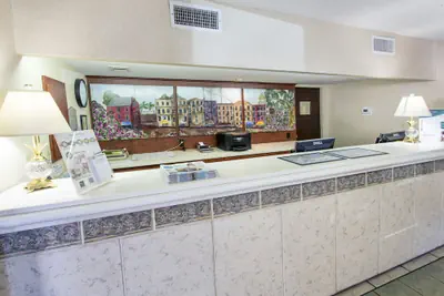 Photo 5 - Quality Inn Savannah Historic District