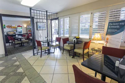 Photo 3 - Quality Inn Savannah Historic District