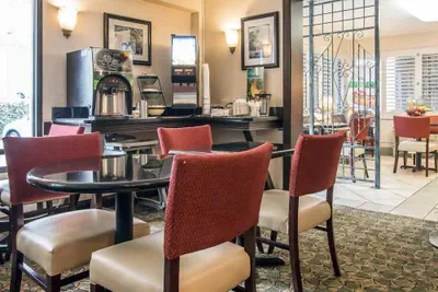 Photo 2 - Quality Inn Savannah Historic District