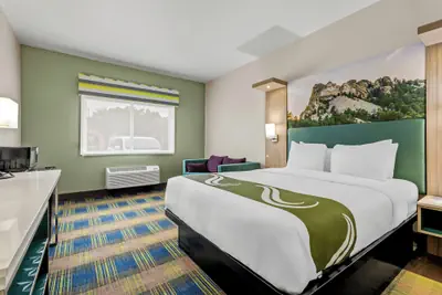 Photo 4 - Quality Inn Brookings - University