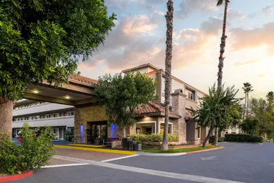 Photo 2 - Holiday Inn Express Simi Valley by IHG