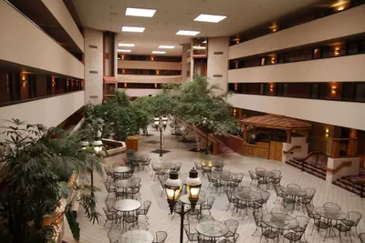 Photo 5 - Ramada by Wyndham Viscount Suites Tucson East