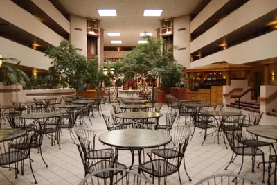 Photo 4 - Ramada by Wyndham Viscount Suites Tucson East