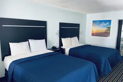 Photo 2 - Executive Inn