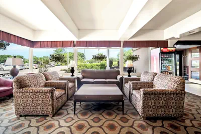 Photo 4 - Best Western Merry Manor Inn