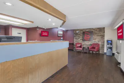 Photo 4 - Red Roof Inn Atlanta - Norcross