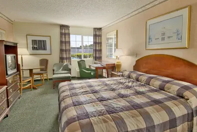 Photo 3 - Days Inn by Wyndham Mt. Vernon
