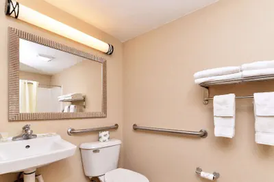 Photo 4 - Executive Inn & Suites