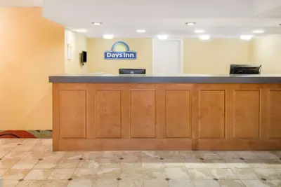 Photo 4 - Days Inn by Wyndham Roanoke/Hollins Near I-81