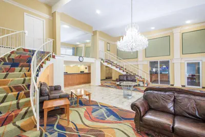 Photo 3 - Days Inn by Wyndham Roanoke/Hollins Near I-81