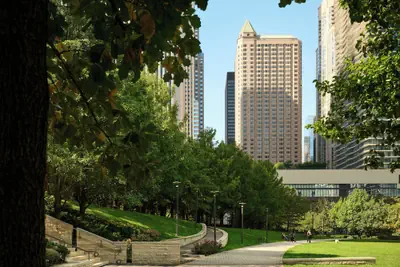 Photo 2 - Fairmont Chicago at Millennium Park