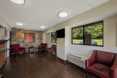 Photo 4 - Red Roof Inn Atlanta South - Morrow
