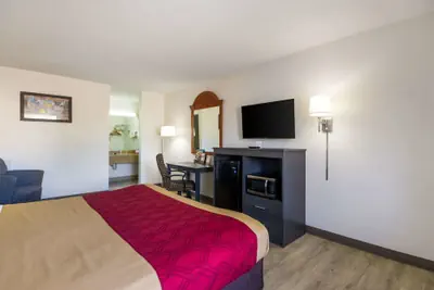 Photo 5 - Econo Lodge Little Creek