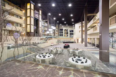 Photo 5 - Wyndham Grand Executive Center Little Rock Airport