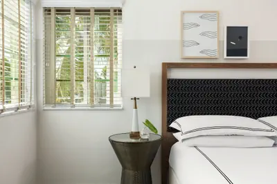 Photo 4 - Kimpton Surfcomber Hotel by IHG