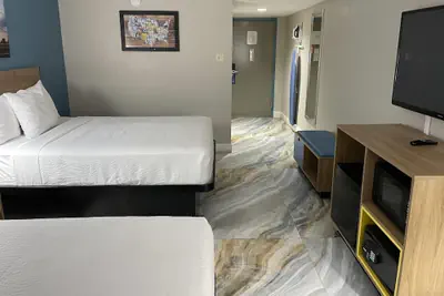 Photo 5 - Days Inn by Wyndham Jersey City / NYC Area