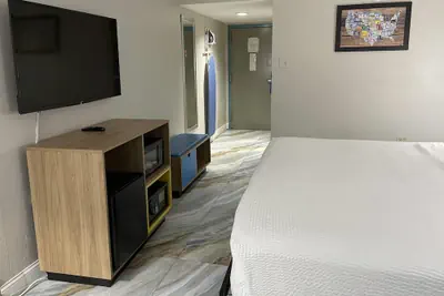 Photo 5 - Days Inn by Wyndham Jersey City / NYC Area