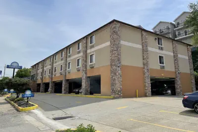 Photo 2 - Days Inn by Wyndham Jersey City / NYC Area