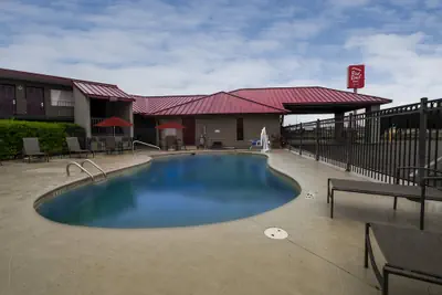 Photo 2 - Red Roof Inn Dothan