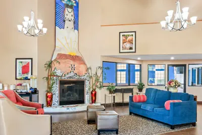 Photo 4 - Comfort Inn Santa Fe South
