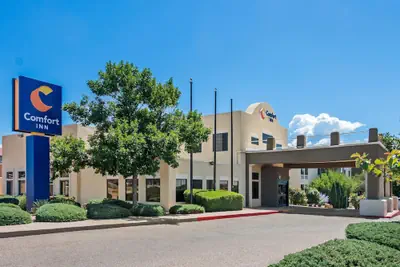Photo 2 - Comfort Inn Santa Fe South