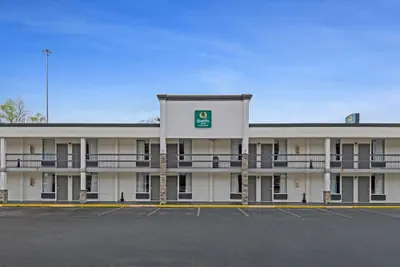 Photo 2 - Quality Inn Dalton East