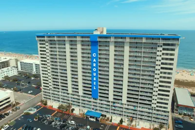 Photo 2 - Carousel Resort Hotel & Condominiums