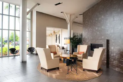 Photo 4 - DoubleTree by Hilton Hotel & Suites Charleston Airport