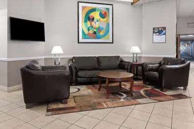 Photo 5 - Baymont Inn and Suites by Wyndham Farmington, MO