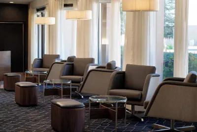 Photo 3 - Courtyard by Marriott Bakersfield