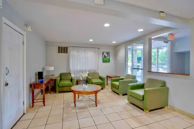 Photo 3 - Motel 6 Virginia Beach, VA