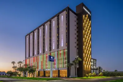 Photo 2 - DoubleTree by Hilton Laredo