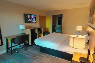 Photo 4 - Days Inn by Wyndham Salisbury