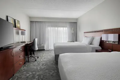 Photo 3 - Courtyard by Marriott Lincroft Red Bank
