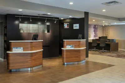 Photo 2 - Courtyard by Marriott Lincroft Red Bank
