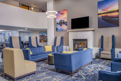 Photo 3 - La Quinta Inn & Suites by Wyndham Minneapolis-Minnetonka