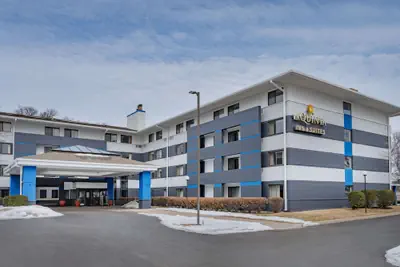 Photo 2 - La Quinta Inn & Suites by Wyndham Minneapolis-Minnetonka