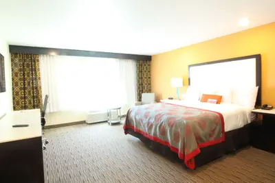 Photo 5 - Ramada by Wyndham Culver City