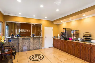 Photo 3 - Rodeway Inn & Suites Corona