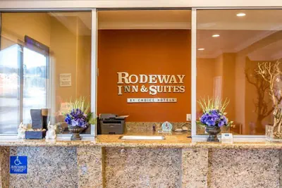 Photo 4 - Rodeway Inn & Suites Corona